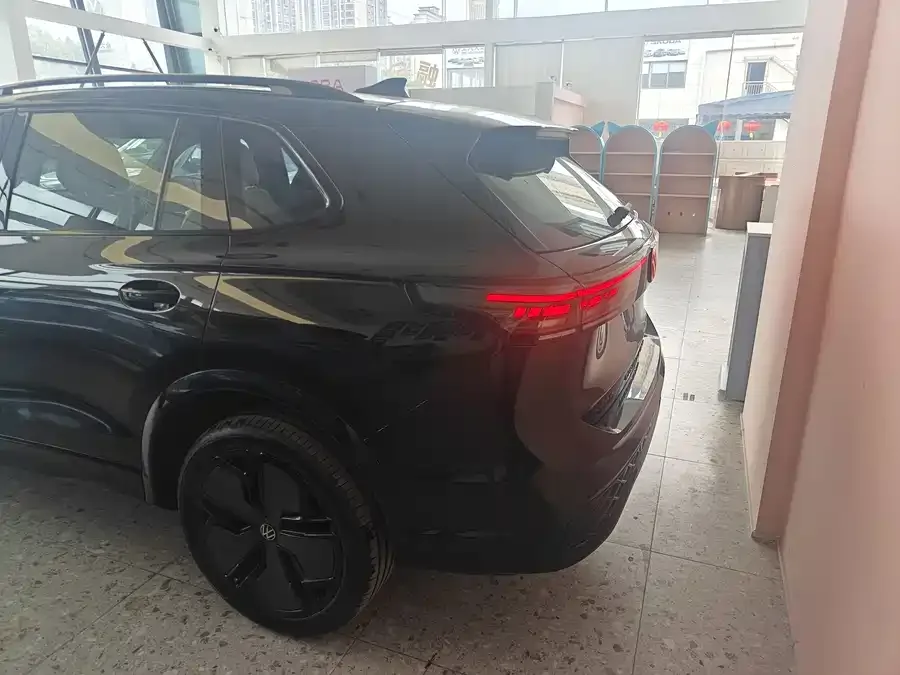 Volkswagen Tiguan L Tiguan L 2024 Pro 380TSI 4WD R-Line Premium Edition 2024 — миниатюра 3
