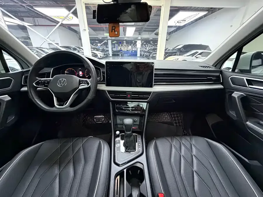 Volkswagen Tiguan L Tiguan L 2023 330TSI Automatic 2WD R-Line Enjoy Edition 2023 — миниатюра 3