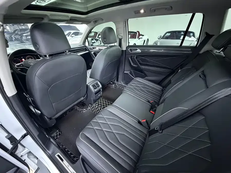 Volkswagen Tiguan L Tiguan L 2023 330TSI Automatic 2WD R-Line Enjoy Edition 2023 — миниатюра 5