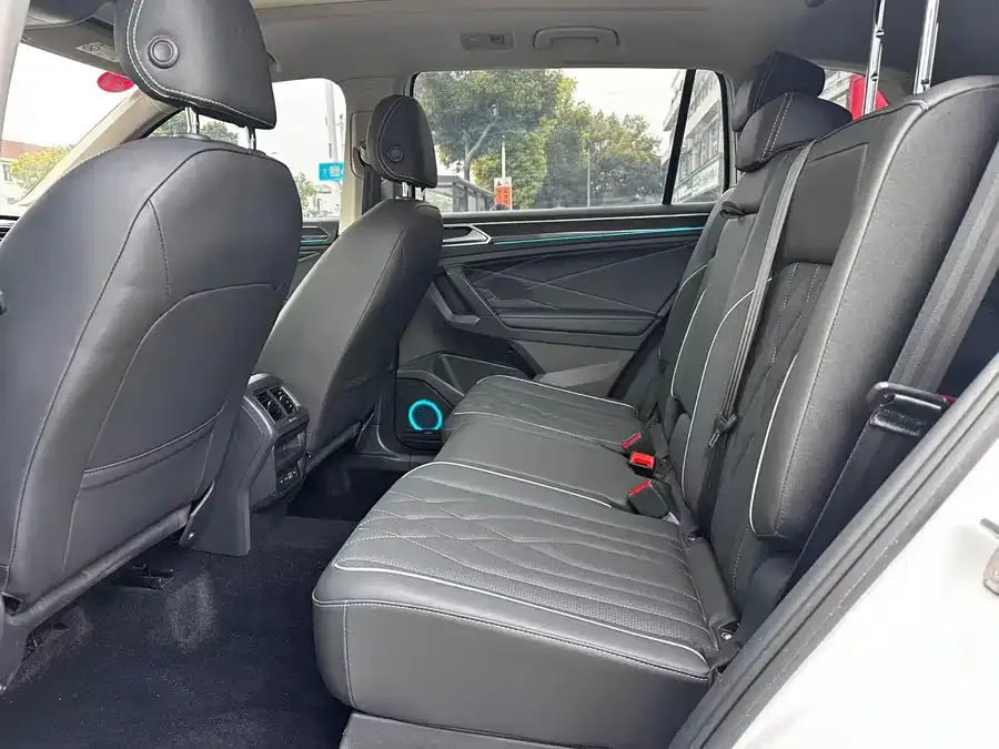 Volkswagen Tiguan L Tiguan L 2022 330TSI Automatic 2WD Smart Edition 2022 — миниатюра 5