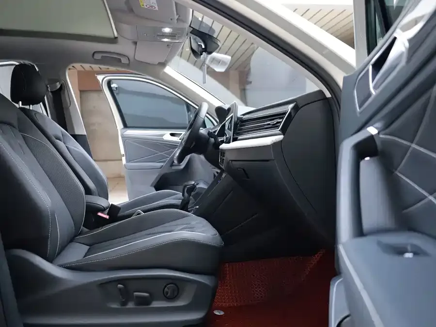 Volkswagen Tiguan L Tiguan L 2022 330TSI Automatic 2WD R-Line Enjoy Edition 2022 — миниатюра 2