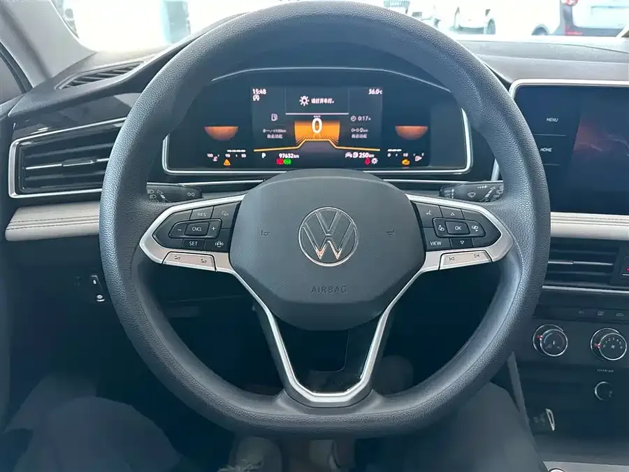 Volkswagen Tiguan L Tiguan L 2022 330TSI Automatic 2WD Comfort Edition 2022 — миниатюра 3