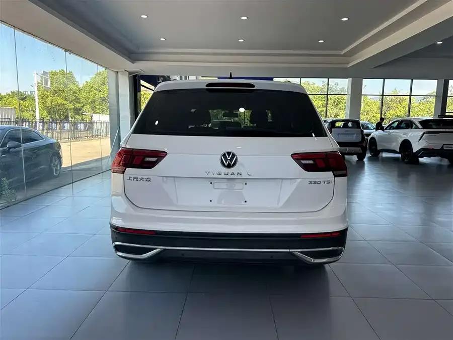 Volkswagen Tiguan L Tiguan L 2022 330TSI Automatic 2WD Comfort Edition 2022 — миниатюра 4