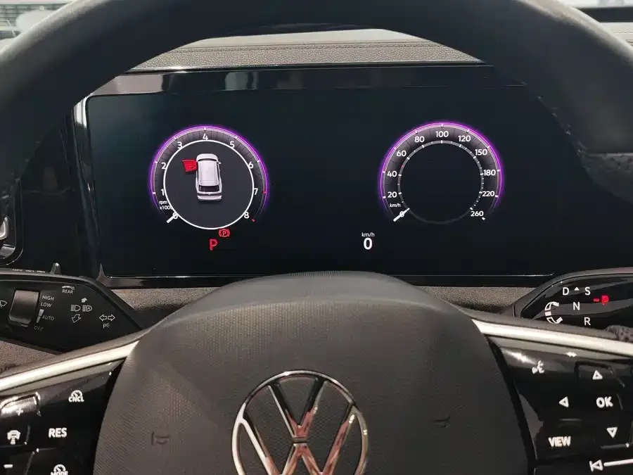 Volkswagen Tiguan L Tiguan L 2024 Pro 330TSI 2WD R-Line Smart Edition 2024 — миниатюра 3