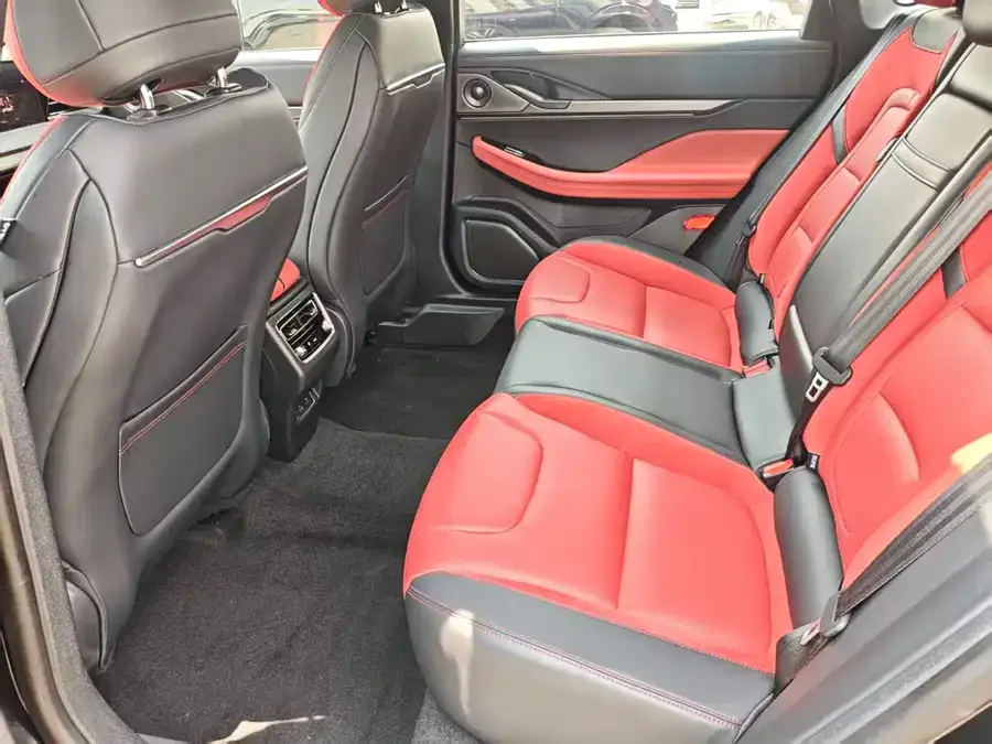 Lincoln Z 2025 2.0T Knight Special Edition 2025 — миниатюра 3