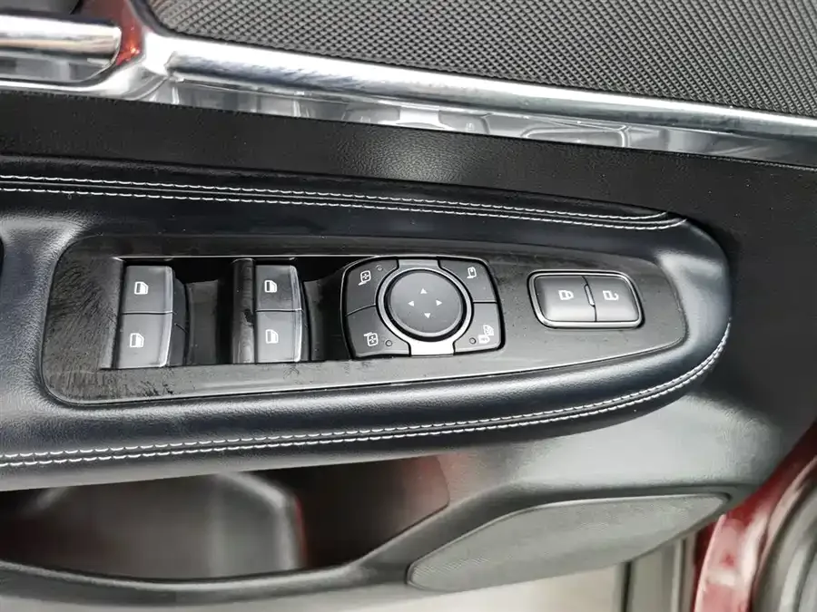 Lincoln Adventurer 2022 Explorer 2.0T 2WD Elegant Edition 2022 — миниатюра 3