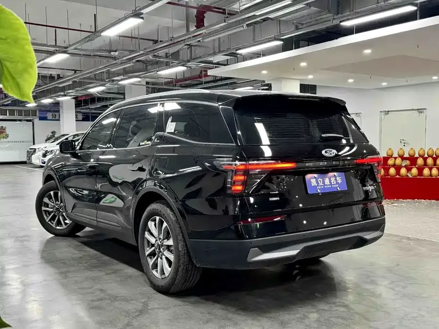 Ford Edge 2025 Sharp L 2.0T EcoBoost E Hybrid 2WD 7-seat Luxury Edition 2025 — миниатюра 4