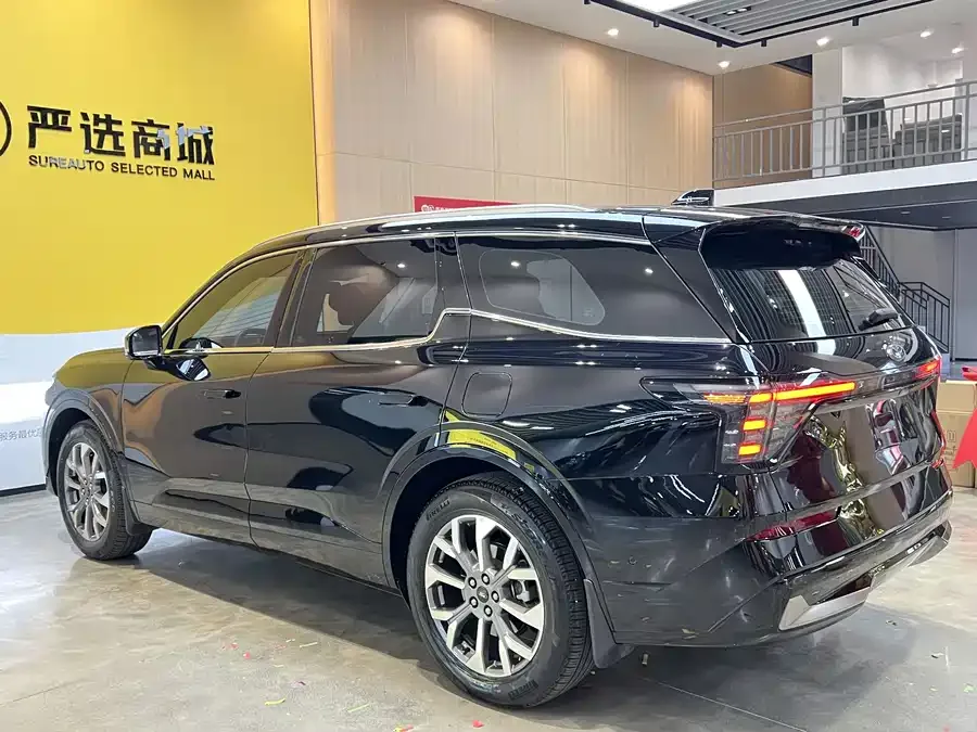 Ford Edge 2023 Sharp L 2.0T EcoBoost 4WD 7-seater Ultimate Edition 2024 — миниатюра 4