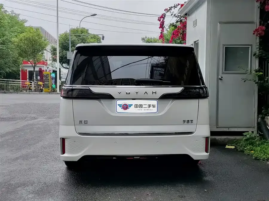 Voyah Lantu Dreamer 2022 Lantu Dreamer Low Carbon Edition 2023 — миниатюра 2