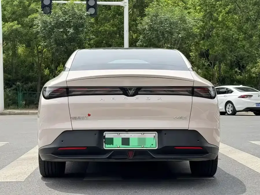 ARCFOX Alpha S5 Alpha S5 2024 560PRO 185kW 2025 — миниатюра 3