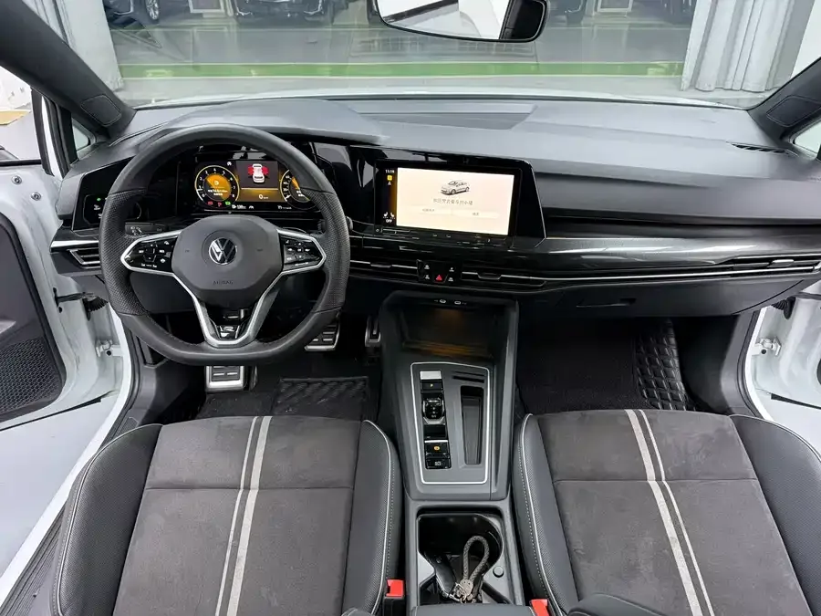 Volkswagen Golf Golf 2023 facelift 280TSI DSG R-Line 2024 — миниатюра 4