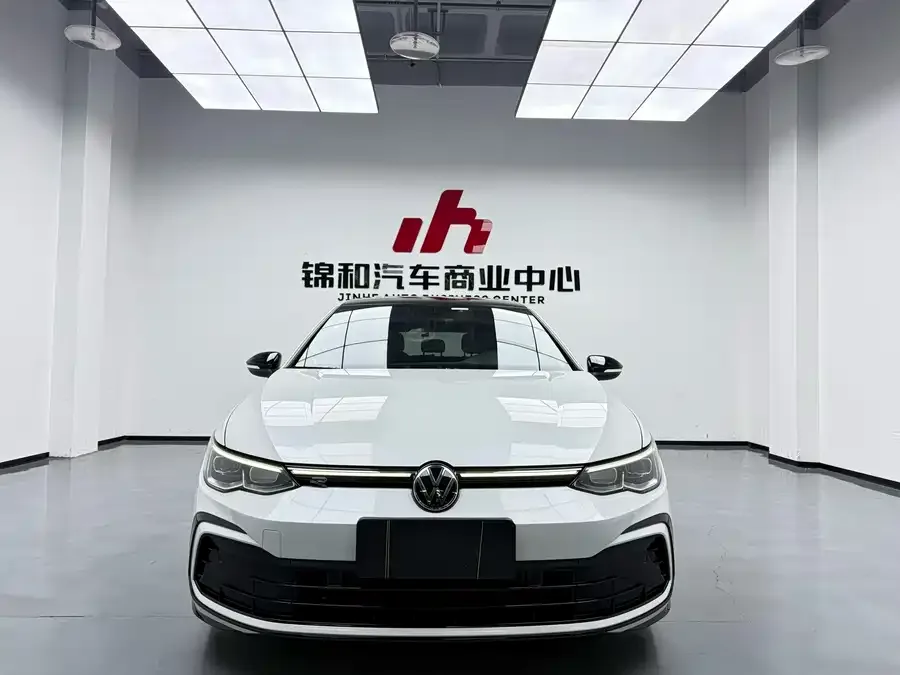Volkswagen Golf 2024
