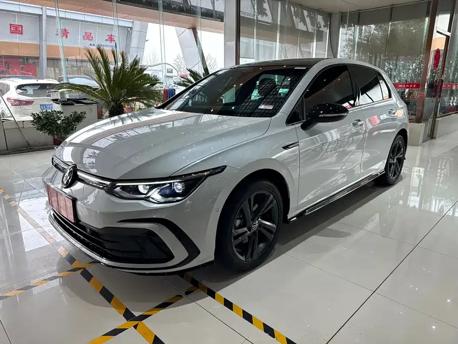 Volkswagen Golf 2024
