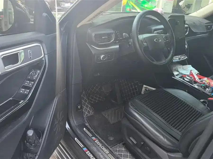 Ford Explorer Explorer 2020 EcoBoost 285 4WD Fashion Edition 7 Seaters 2022 — миниатюра 3