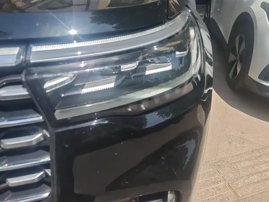 Ford Explorer Explorer 2023 EcoBoost 285 4WD Fashion Plus Edition 6 Seaters 2023 — миниатюра 2
