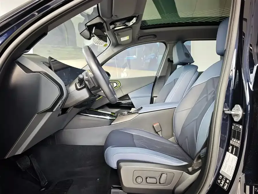 BMW X3 2025 xDrive30L Exclusive M Sport Package 2025 — миниатюра 3