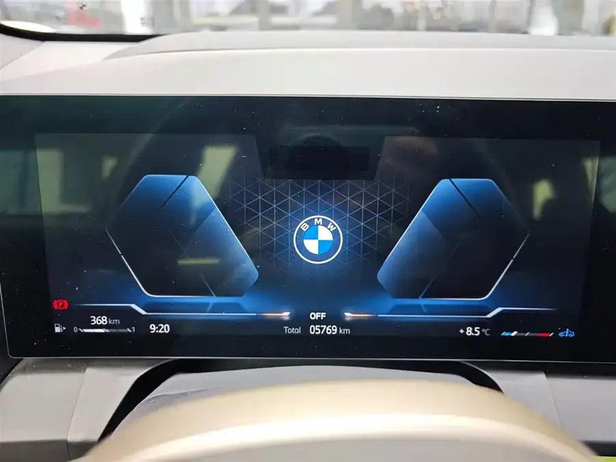BMW X3 2025 xDrive30L Exclusive M Sport Package 2025 — миниатюра 5