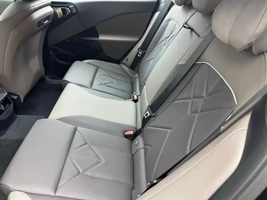 BMW X3 2025 xDrive25L Luxury Package 2025 — миниатюра 3