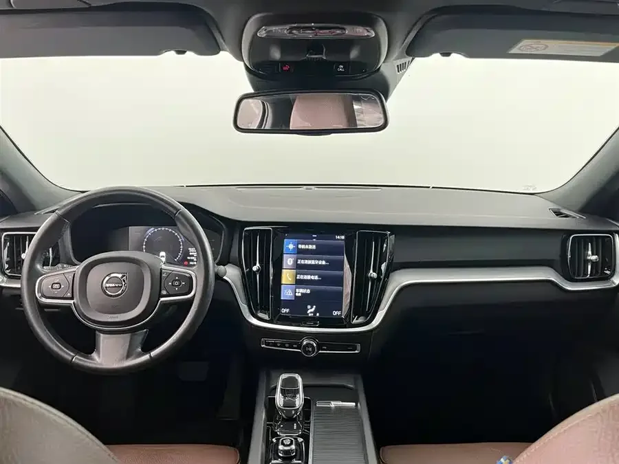 Volvo S60 2022 B4 Zhiyi Luxury Edition 2022 — миниатюра 2