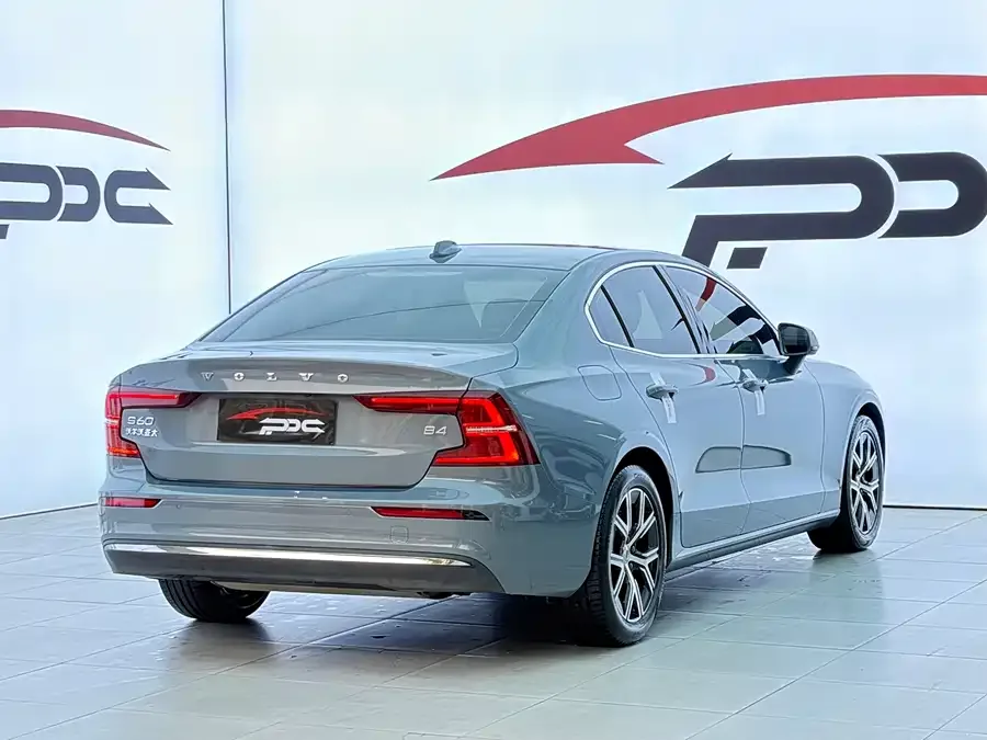 Volvo S60 2023 B4 Zhiyuan Luxury Edition 2023 — миниатюра 5