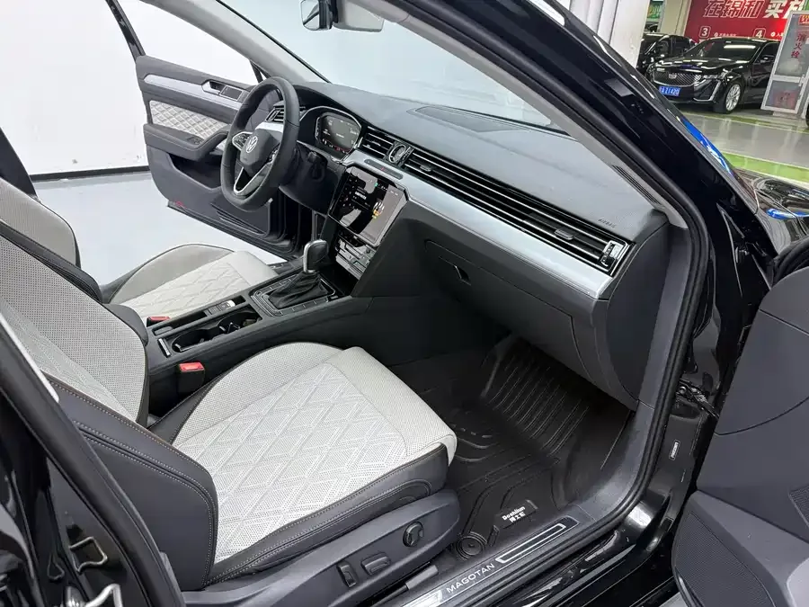 Volkswagen Magotan Magotan 2025 facelift model 330TSI DSG luxury model 2025 — миниатюра 5