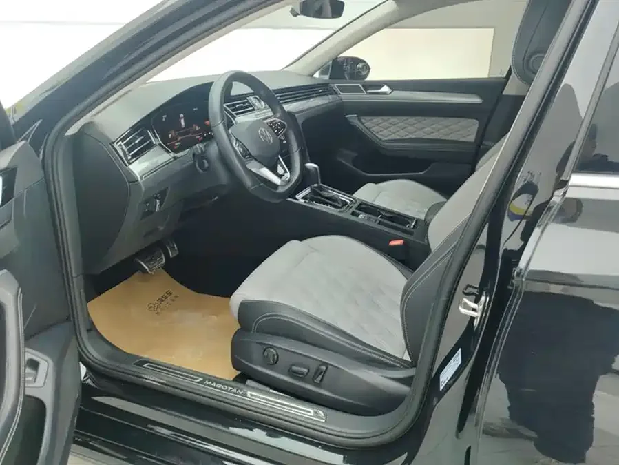 Volkswagen Magotan Magotan 2023 2 million commemorative edition 330TSI DSG leading model 2023 — миниатюра 3