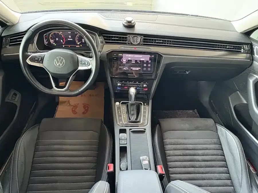 Volkswagen Magotan Magotan 2020 330TSI DSG Luxury Edition 2022 — миниатюра 4
