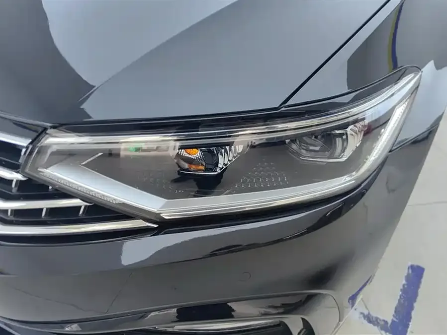 Volkswagen Magotan Magotan 2023 2 million commemorative edition 330TSI DSG luxury model 2023 — миниатюра 5