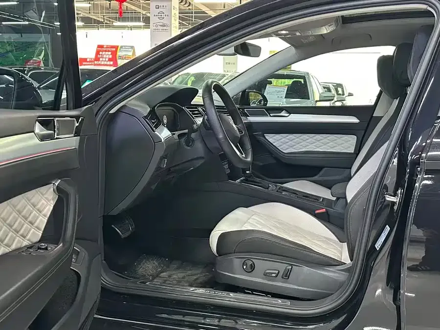 Volkswagen Magotan Magotan 2024 2 million units public enjoyment model 330TSI DSG luxury model 2024 — миниатюра 4