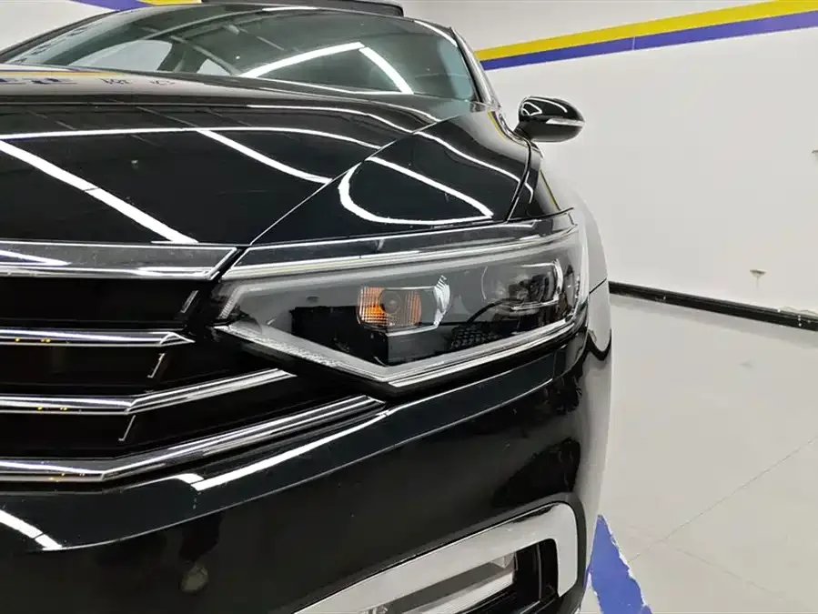 Volkswagen Magotan Magotan 2020 330TSI DSG Leading Edition 2022 — миниатюра 2