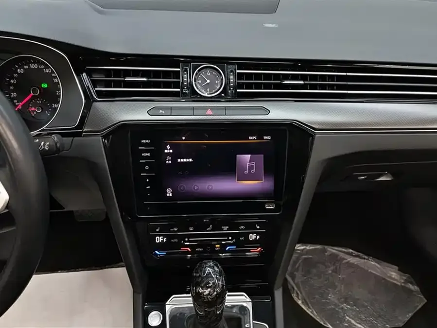 Volkswagen Magotan Magotan 2020 330TSI DSG Leading Edition 2022 — миниатюра 4