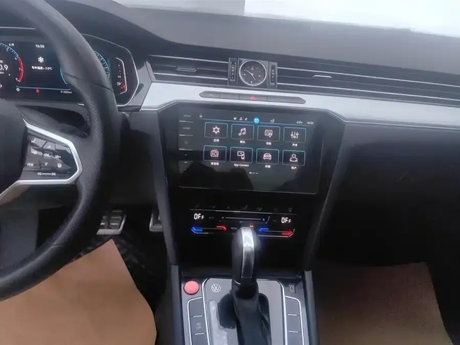 Volkswagen Magotan Magotan 2023 2 million commemorative edition 330TSI DSG luxury model 2023 — миниатюра 4
