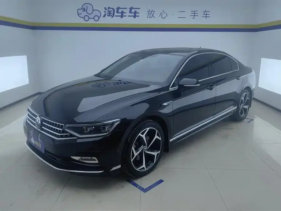 Volkswagen Magotan Magotan 2023 2 million commemorative edition 330TSI DSG luxury model 2023 — фото 1, купить с доставкой в Москву