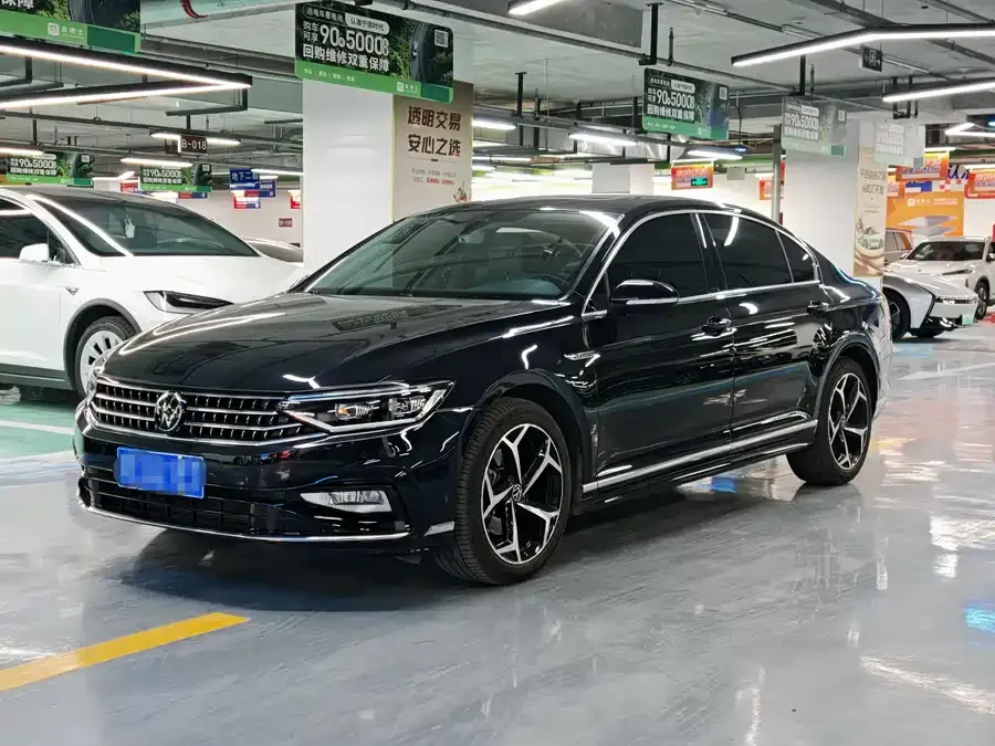 Volkswagen Magotan 2025