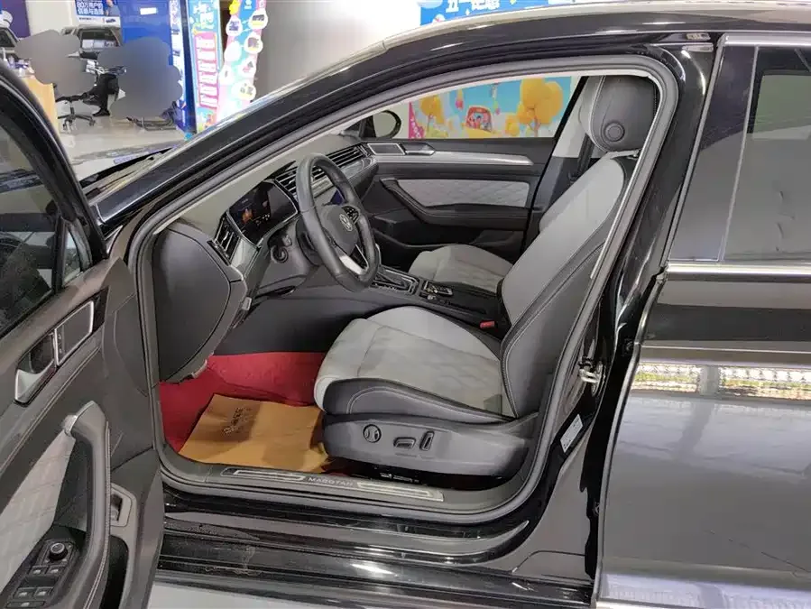 Volkswagen Magotan Magotan 2023 2 million commemorative edition 330TSI DSG leading model 2022 — миниатюра 3