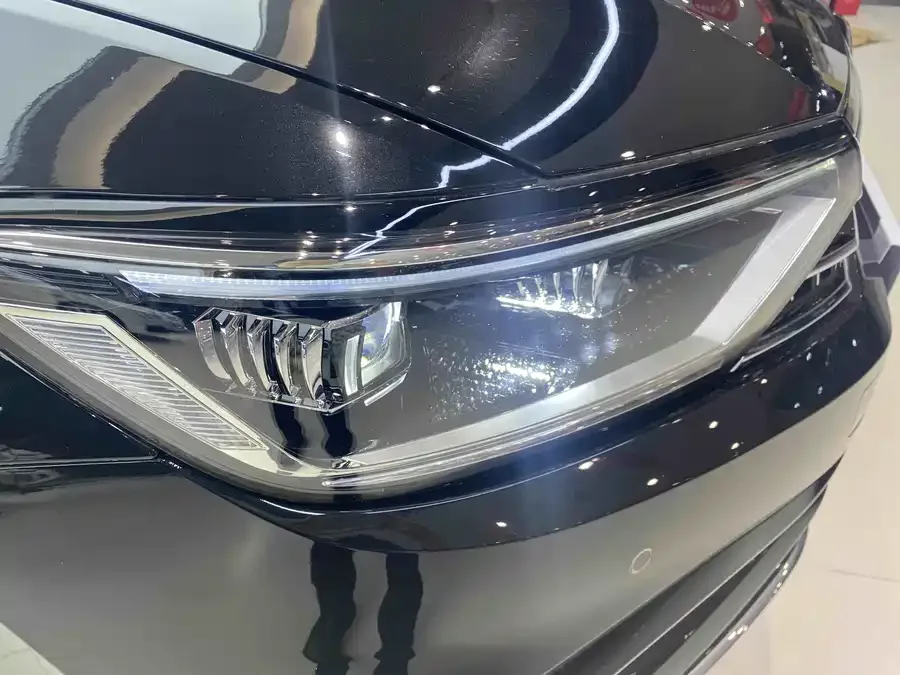 Volkswagen Magotan Magotan 2023 2 million commemorative edition 330TSI DSG luxury model 2023 — миниатюра 3