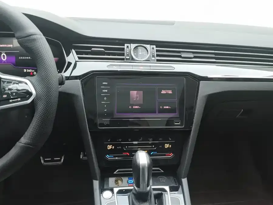 Volkswagen Magotan Magotan 2023 2 million commemorative edition 330TSI DSG leading model 2023 — миниатюра 4