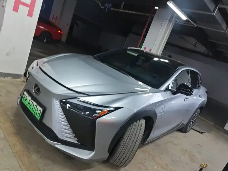 Lexus RZ 2023