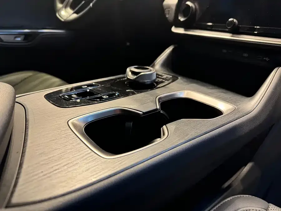 Lexus RZ 2023 450e 4WD Enjoy Edition 2024 — миниатюра 3