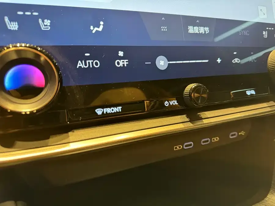 Lexus RZ 2023 450e 4WD Enjoy Edition 2024 — миниатюра 4