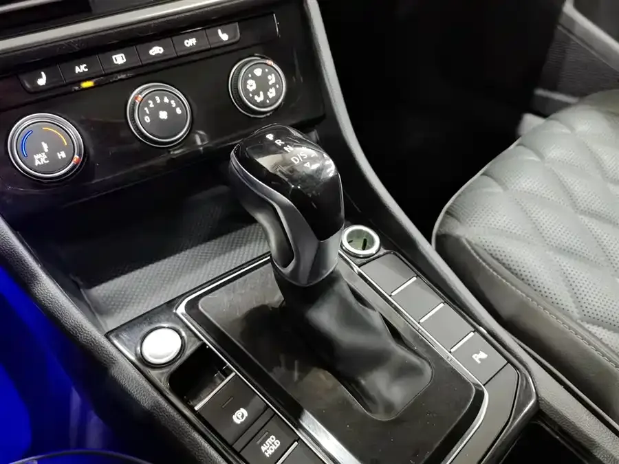 Volkswagen Sagitar 2023 Sagitar 300TSI DSG Beyond Edition 2024 — миниатюра 4