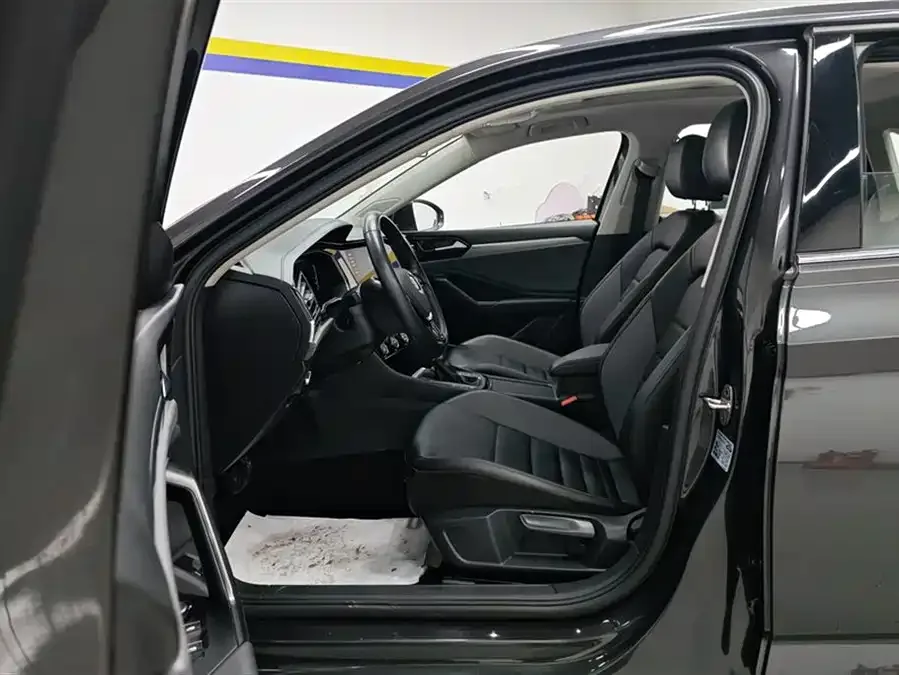 Volkswagen Sagitar 2022 Sagitar 280TSI DSG Flying Edition 2022 — миниатюра 3