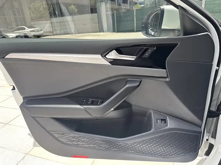 Volkswagen Sagitar 2022 Sagitar 280TSI DSG Beyond Edition 2022 — миниатюра 5