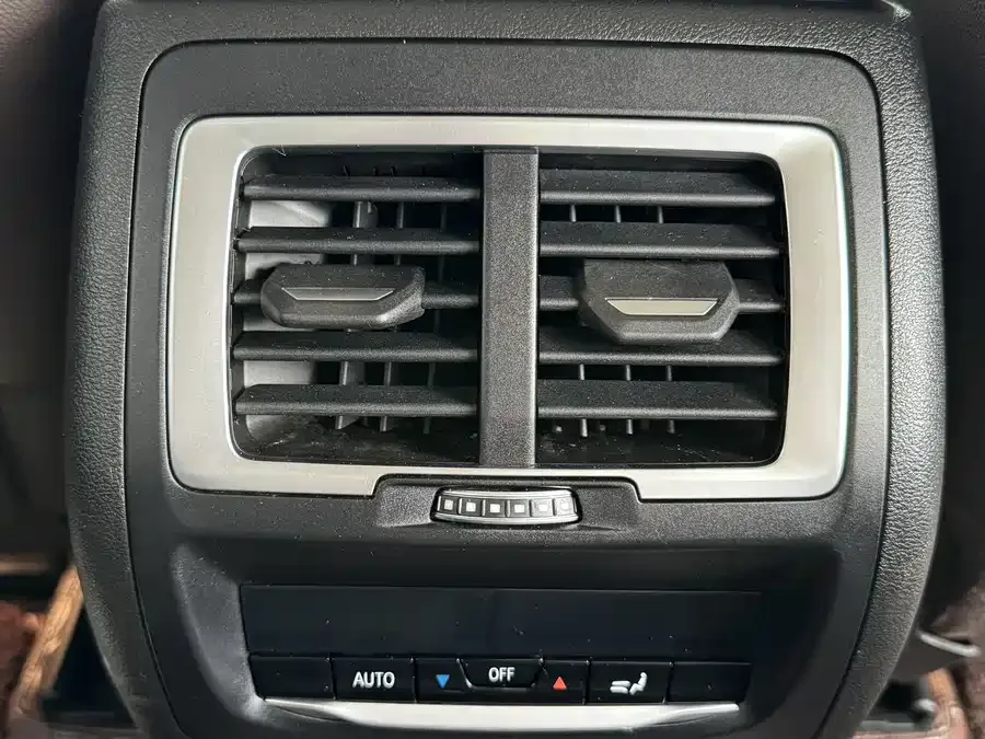 BMW iX3 2022 innovative model 2022 — миниатюра 3
