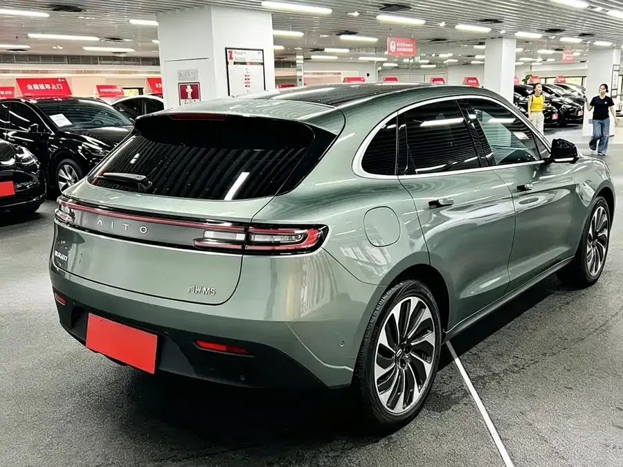 AITO M5 M5 2022 Extended Range 4WD Performance Edition 2022 — миниатюра 4