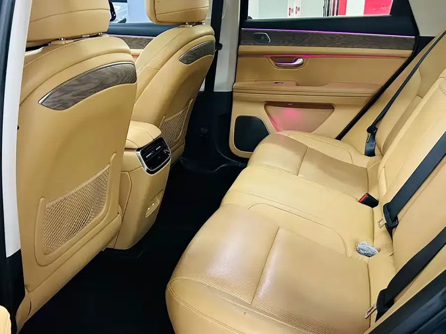 AITO M5 M5 2022 Extended Range 4WD Performance Edition 2022 — миниатюра 5