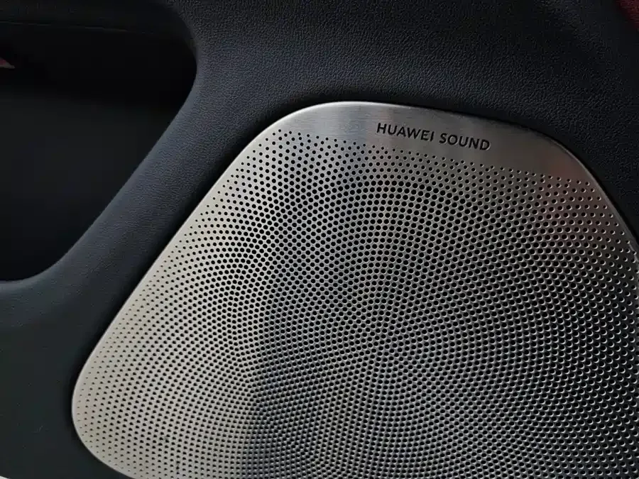 AITO M5 M5 2025 Extended Range Ultra 4WD Edition 2025 — миниатюра 3