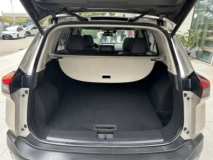 Nissan X-Trail X-Trail 2023 e-POWER Super Hybrid Dual Motor 4WD Ultimate Edition 2023 — миниатюра 5