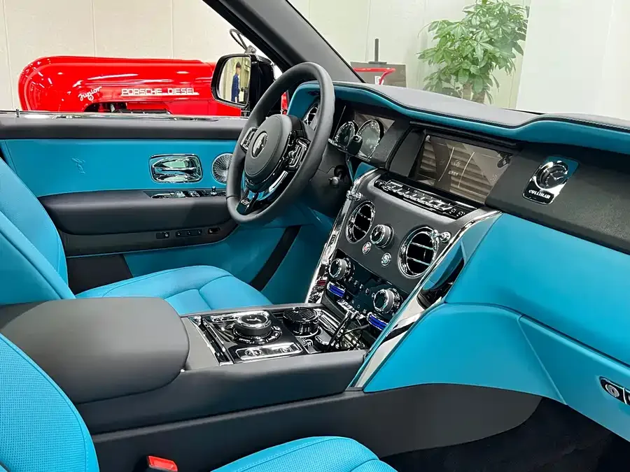 Rolls-Royce Cullinan Cullinan 2024 four-seat version 2025 — миниатюра 4