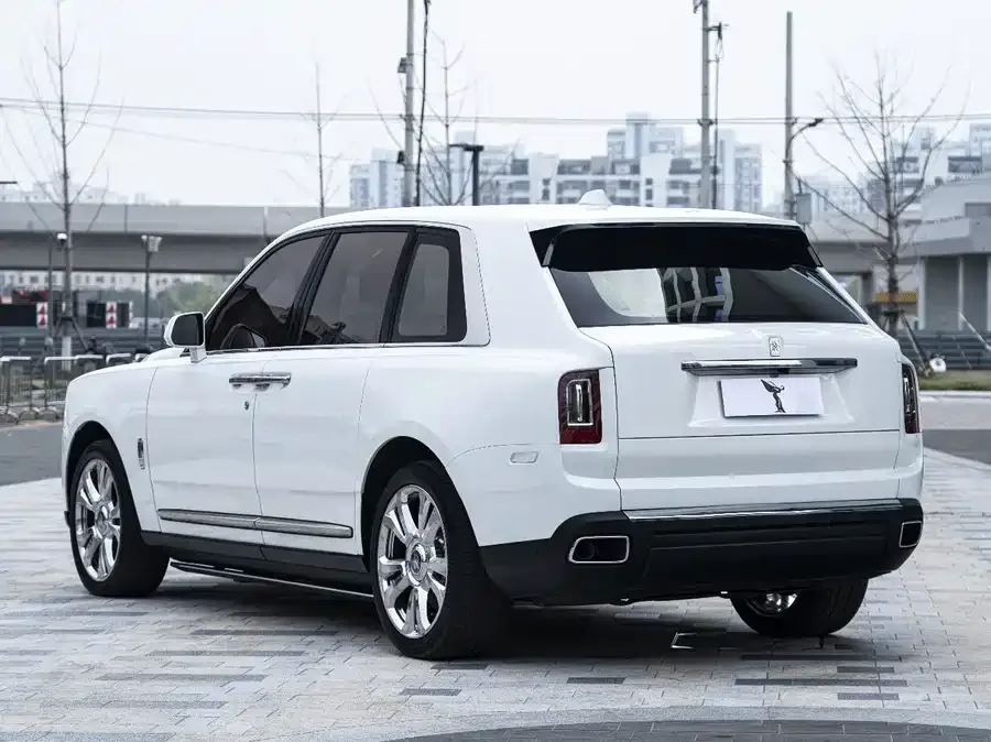 Rolls-Royce Cullinan Cullinan 2024 five-seat version 2024 — миниатюра 2